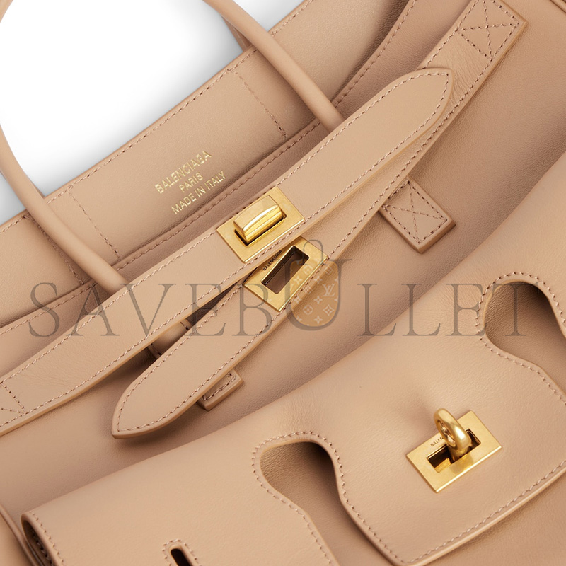 BALENCIAGA WOMEN'S BEL AIR CARRY ALL BAG SMALL IN LATTE 8125452ABAV2621 (29.5*20.3*11.9cm) BALENCIAGA WOMEN'S BEL AIR CARRY ALL BAG SMALL IN LATTE 8125452ABAV2621 (29.5*20.3*11.9cm)
